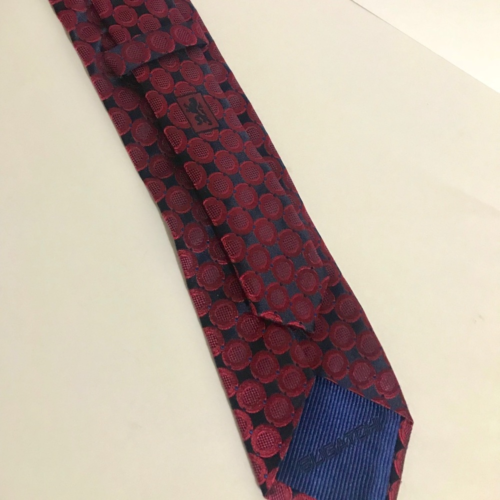 Bugatchi Mens Silk Necktie‎ Burgundy Navy Blue Geometric Circle Pattern Tie - Picture 2 of 3